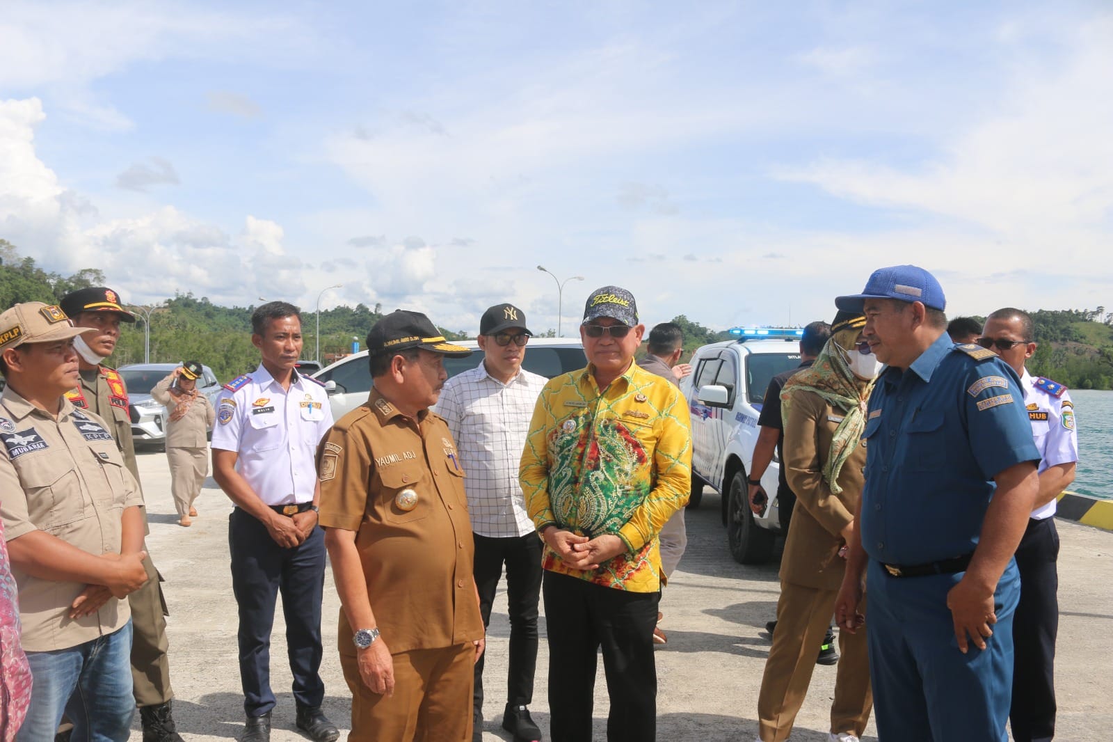 Berkunjung ke Pasangkayu, Bupati Kotabaru Kunjungi Pelabuhan hingga Tambak Udang Vaname 
